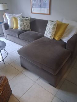 Sofa with chase