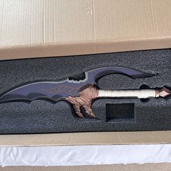 Kasaka's Venom Fang Dagger Life Size Metal Without Stand