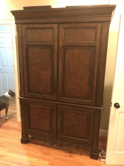 Dresser/Armoire