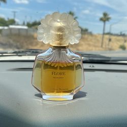 Carolina Herrera Perfum  Flore