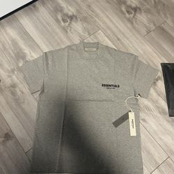 Medium Essentials Tee 