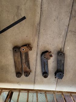 Parts  Chevy  Impala  1965-68 Rear upper control arms.