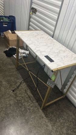 Foldable table
