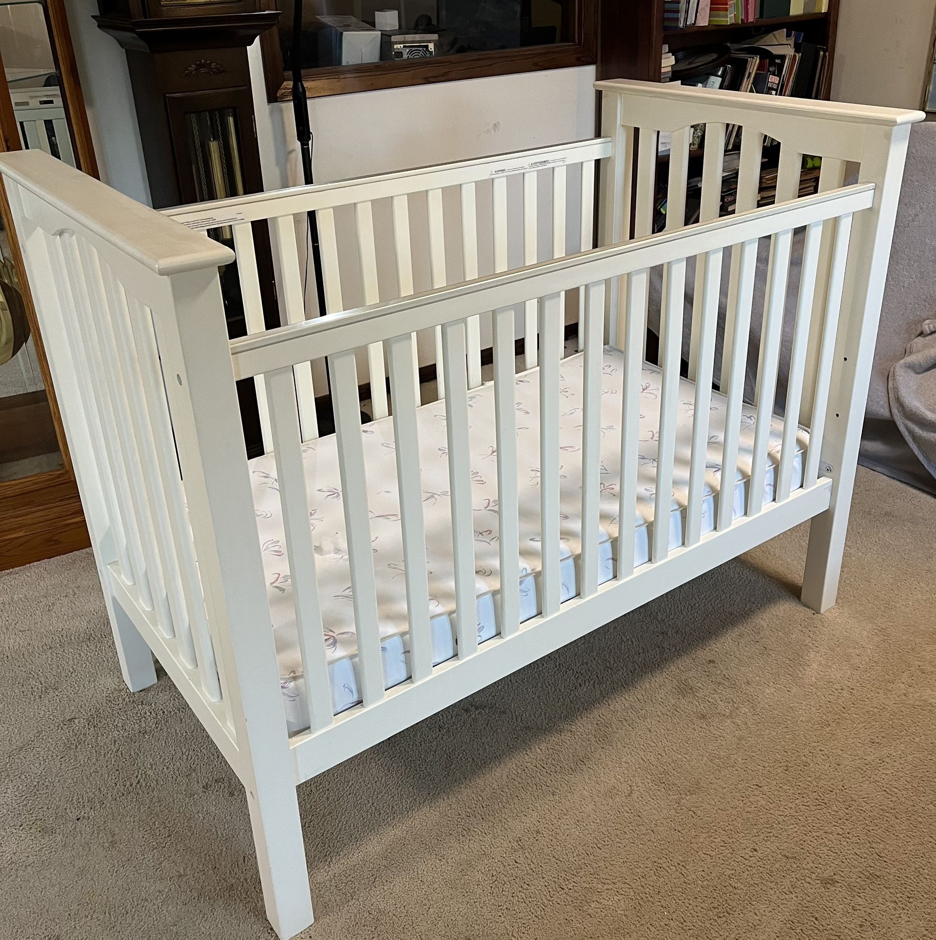 Pottery Barn - Kendall Crib & Simmons Mattress