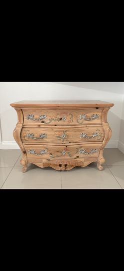 Home Furniture: Dresser, Coffee Table, Console