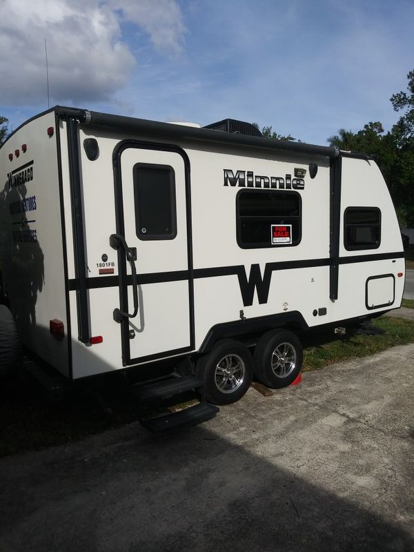 Winnebago minnie 1801fb 2014 (excellent condotion) for Sale in