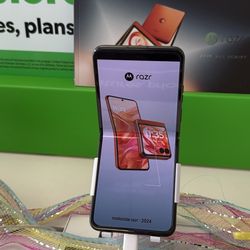 Moto Razr 2024 Only $100 At Cricket Wireless In Colonie 