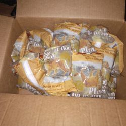 60 Bags Of  6 Oz Bags Of Cat  One  For Indoor Cat Orther  For Outsied Cat 