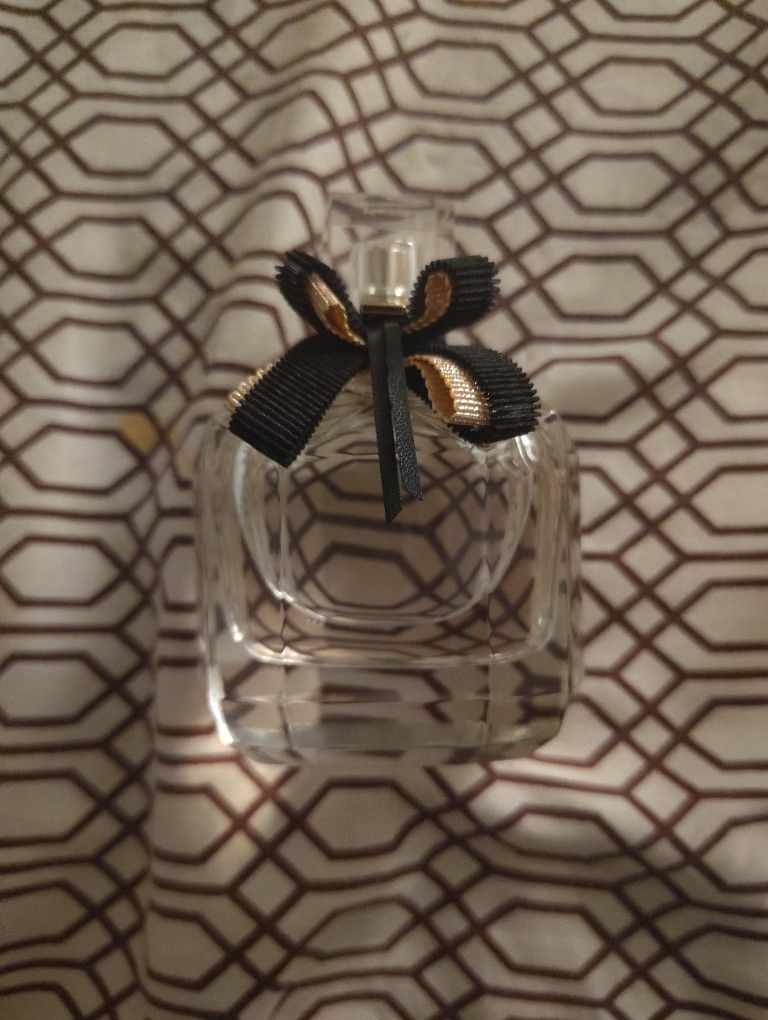 Yves Saint Laurent Perfume 