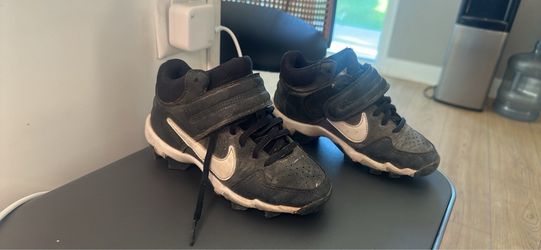 Nike base cleats 11 kids