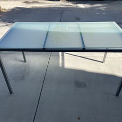 Very Nice Glass Top Desk! Great Condition!