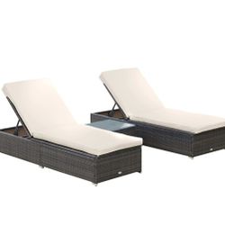 Lounge Chairs Set