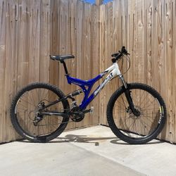 26 Inch Diamondback Full Suspension Mountain Bike Ready To Go 350 Dollars Or Best Offer Pick Up Only Need Gone Frame Size Is I Believe 20.5 Inches