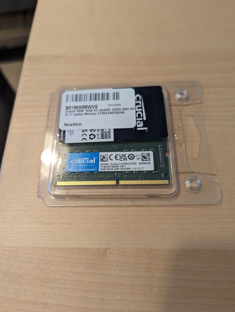 Crucial 16GB Kit (2 x 8GB) DDR4-2400 SODIMM - CT2K8G4SFS824A