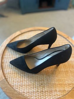 Vince Camuto Black Suede Pointed Toe Pumps Size 9