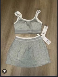 Alo Yoga Sports Bra and Skirt Set
