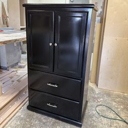 Wardrobe Cabinet 