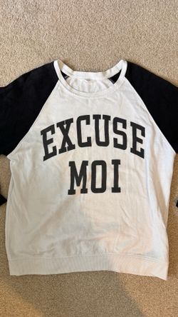 White and black raglan sleeve sweatshirt with the words 'EXCUSE MOI' in black, size L #raglan #slogan