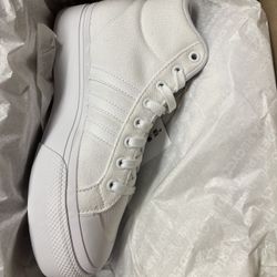 Women’s Adidas Size 7.5 $40 New 