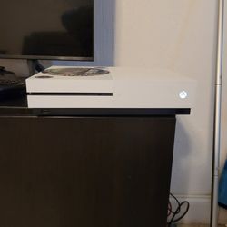 Xbox one S with call of duty 3 no controller