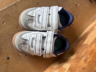 Toddler boys size 7, dr scholls, $5