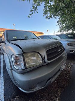 Toyota sequoia 2005 v8