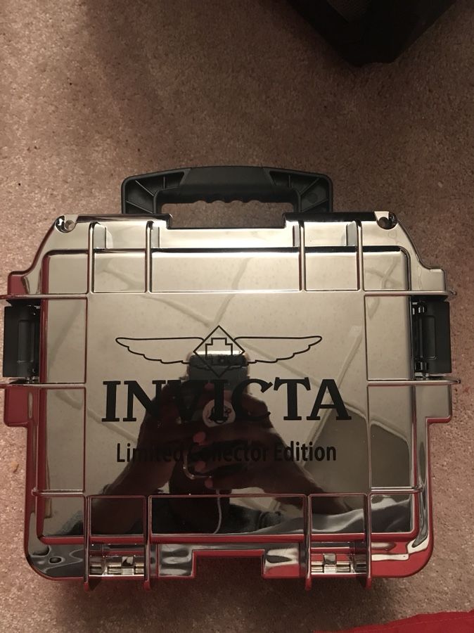 Invicta limited collectors edition 3 watch case. With Invicta Bolt Trinite Glow Watch.