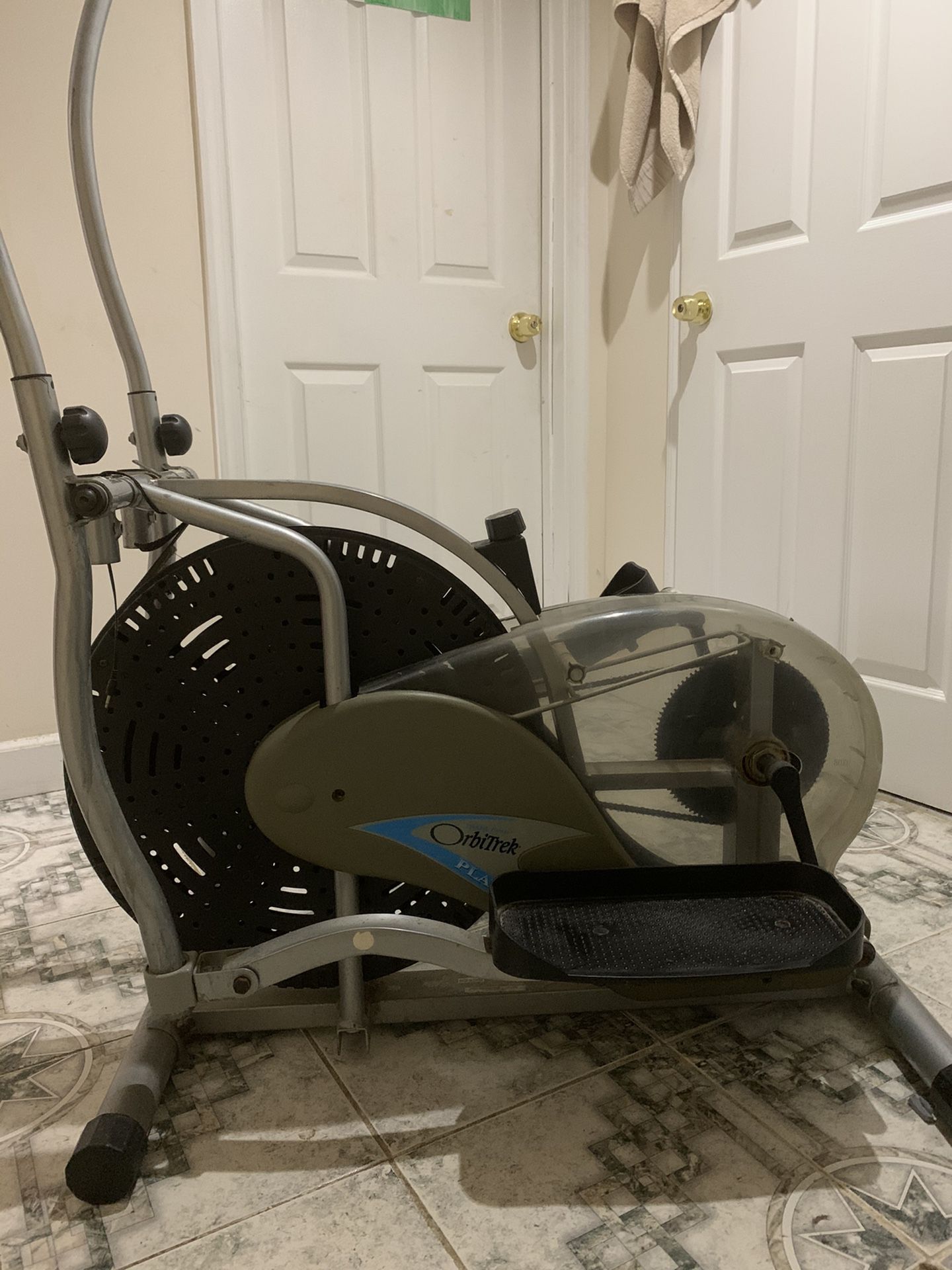 Orbitrek elliptical machine trainer exercise bike