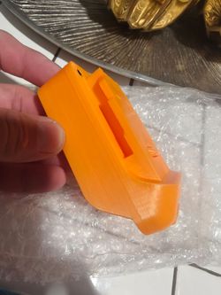 Adapter Hércules Tools for use dewalt batteries