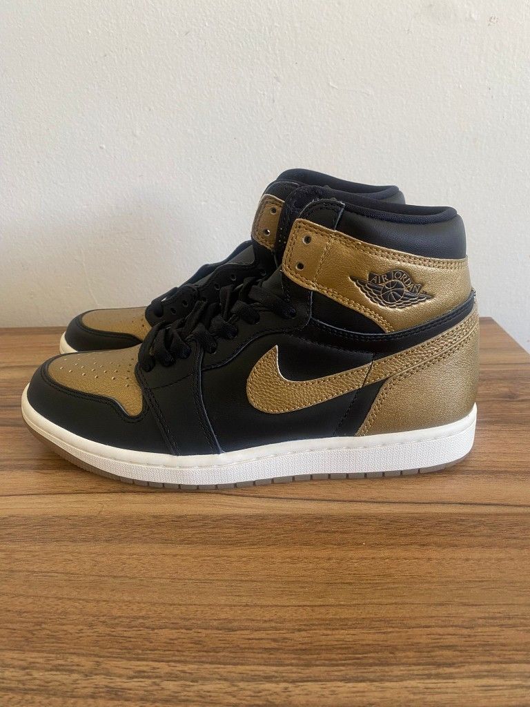Jordan 1 High Metallic Gold