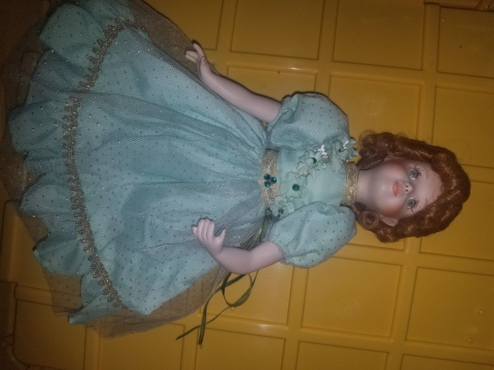 Vintage Treasury Porcelain doll