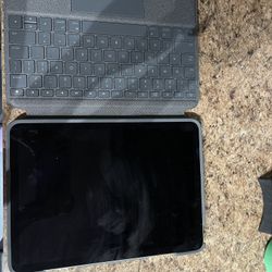 iPad With Keyboard Case