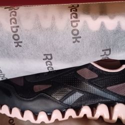 New Women's Size 11.5 Shoes Reebok Slip Resistant Electric Hazard Protection  