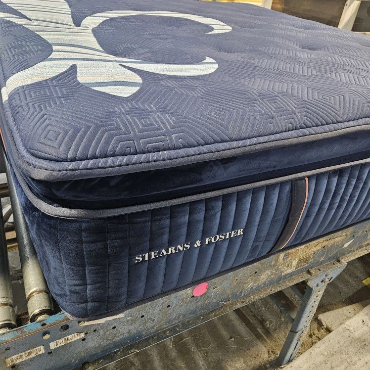 STEARNS AND FOSTER 17IN RESERVE FIRM KING PILLOWTOP MATTRESS