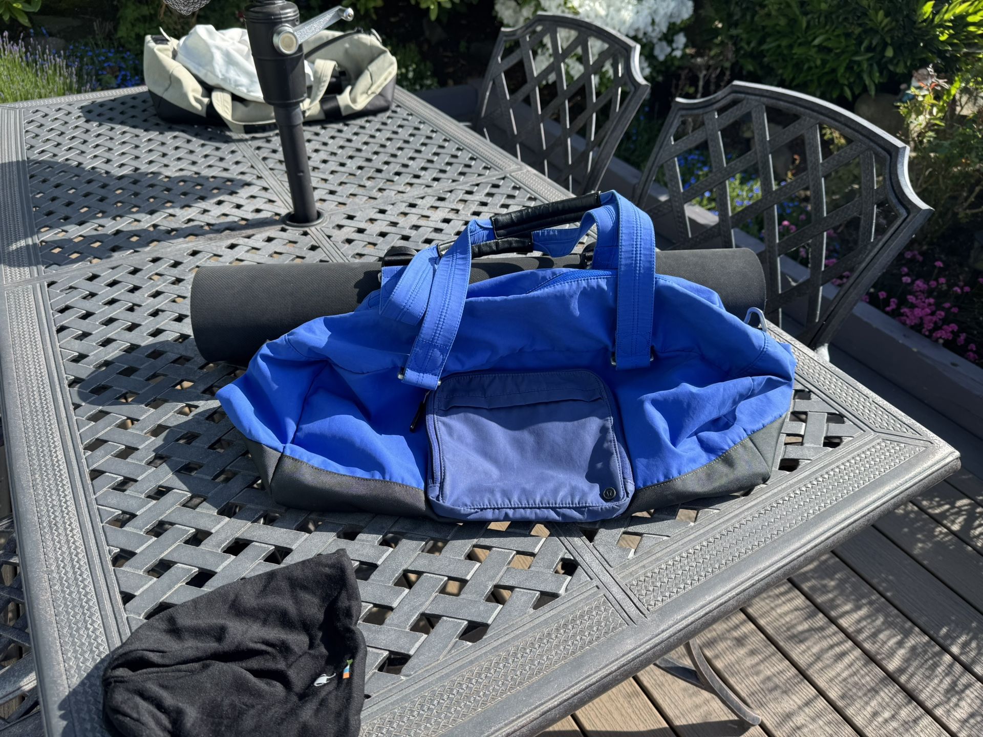 Lululemon Run On Duffle Gym Yoga Bag
