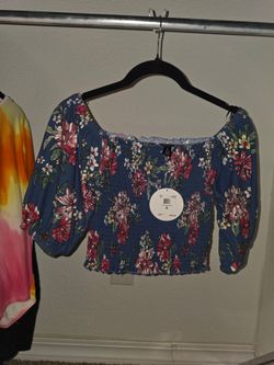 Women’s Blue Floral Smocked Crop Top Size Small New