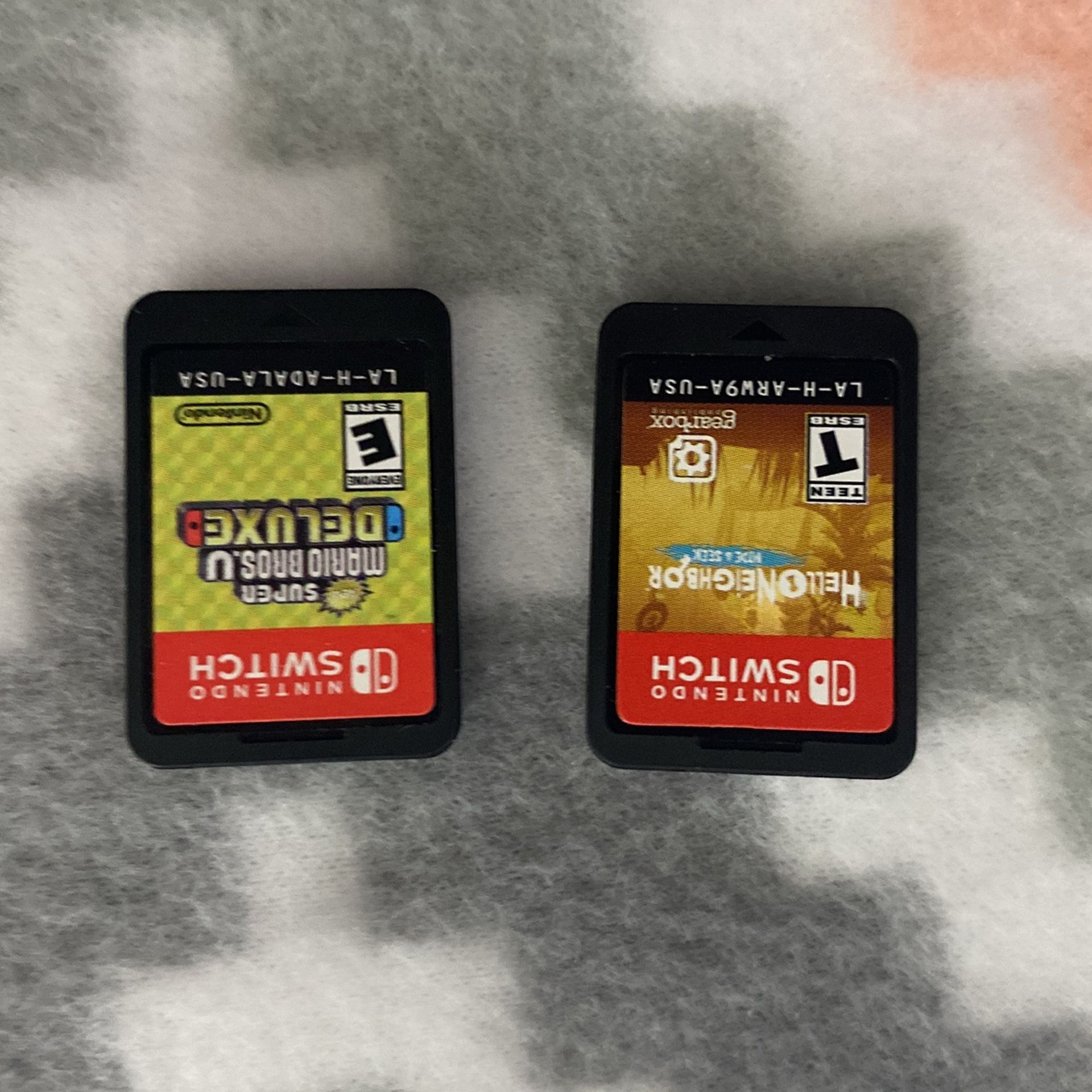 NINTENDO SWITCH IN YELLOW