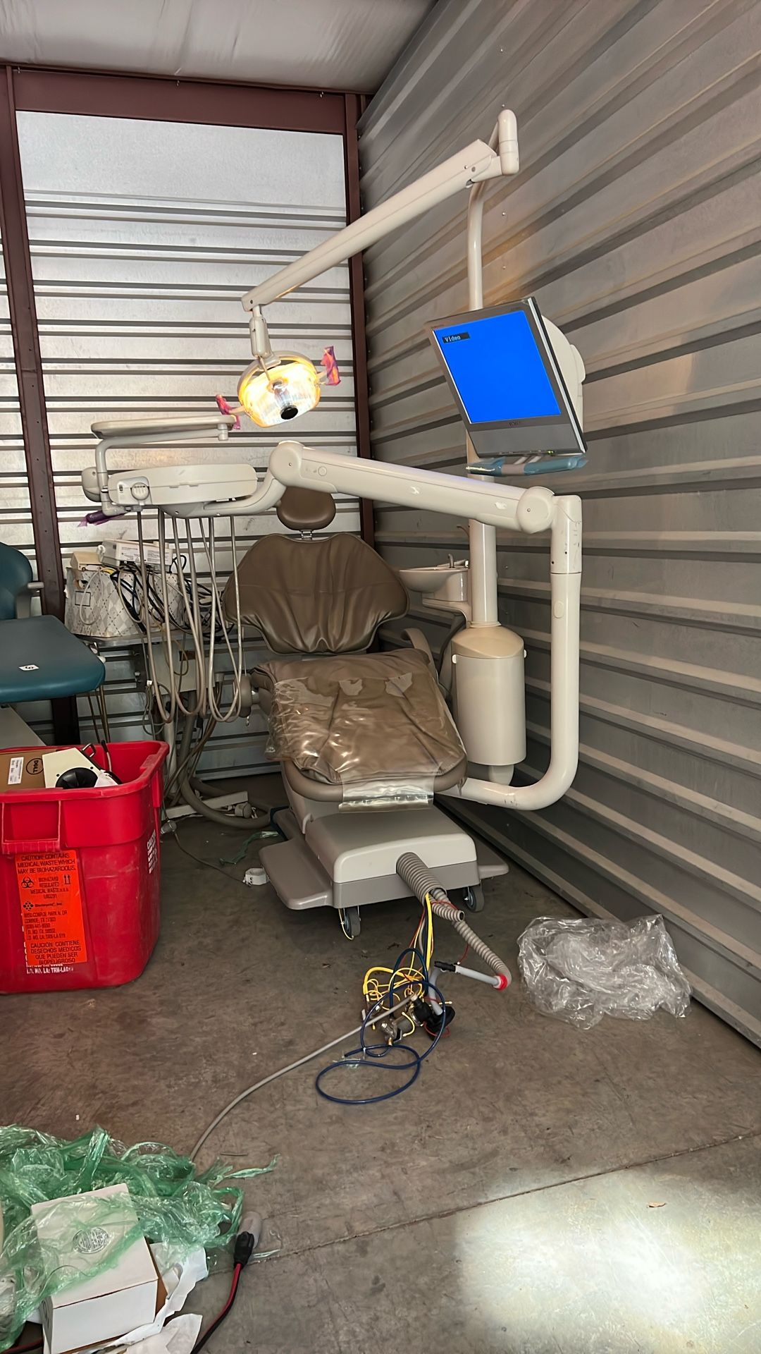Dental Adec 511 Chair 532 Unit Light