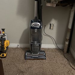 Vacuum Cleaner Shark Duo 