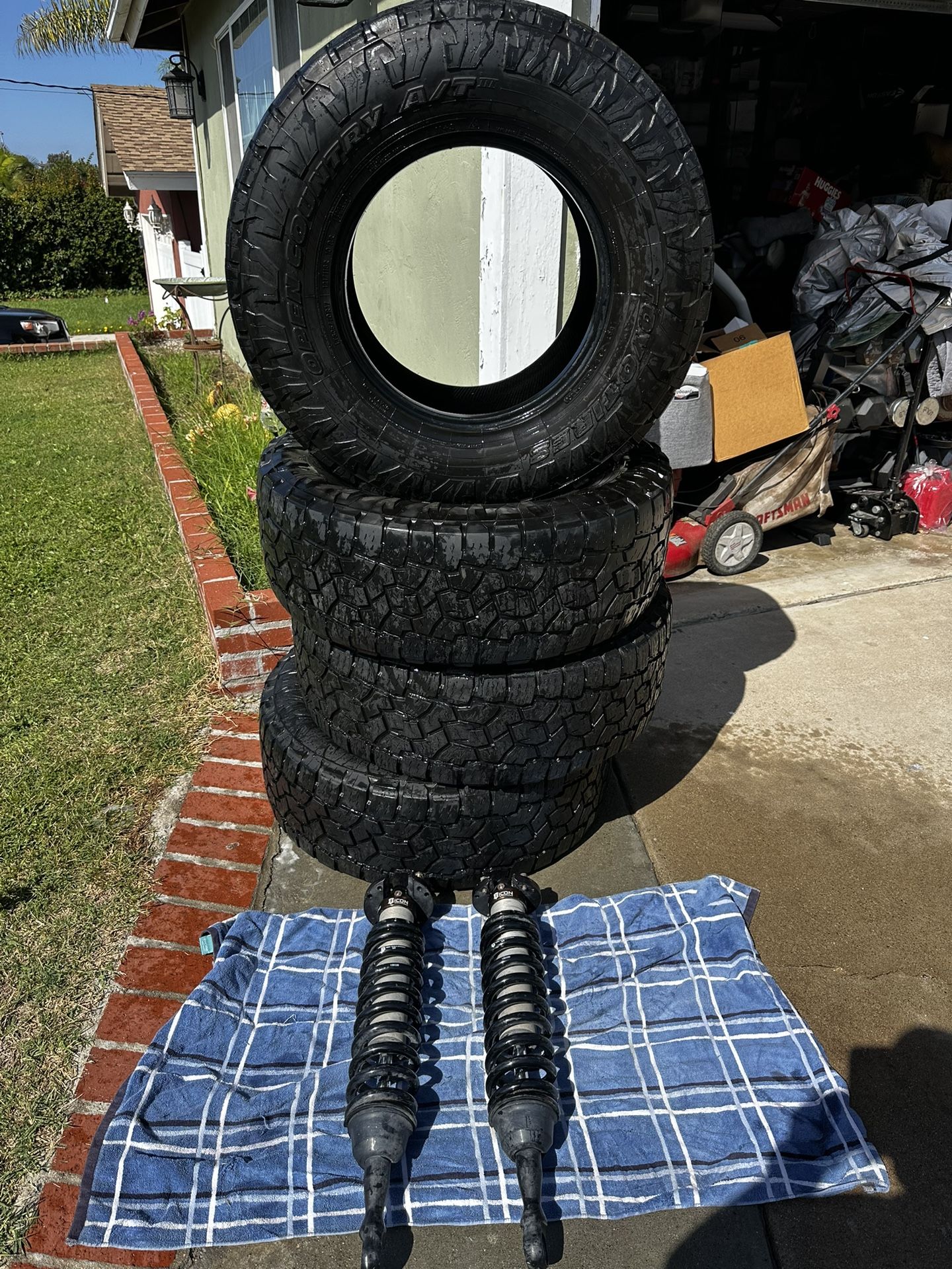 Toyo Tires ICON