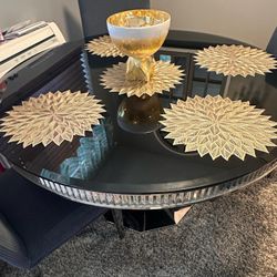 Round Dining Table With Four Chairs 