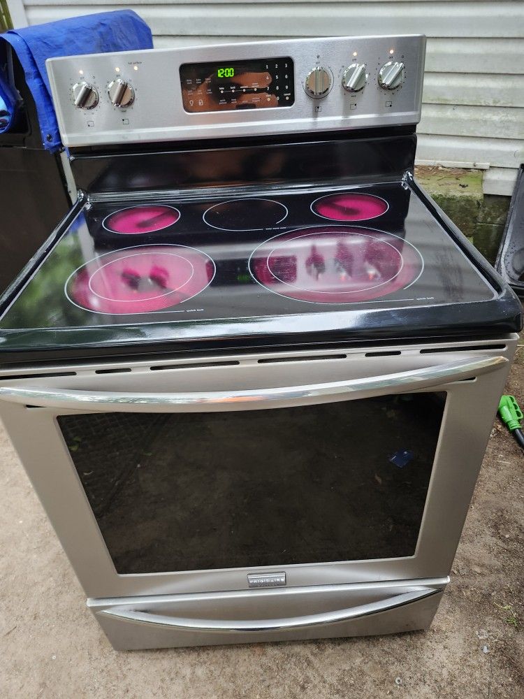 Frigidaire Convection Range