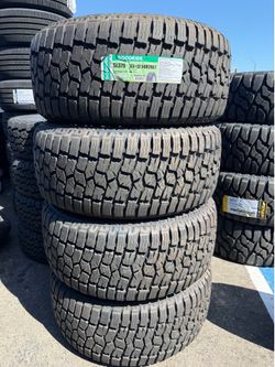 🚘🚨vendo set de llantas Lt 33x12.50 20 Goodride allterain