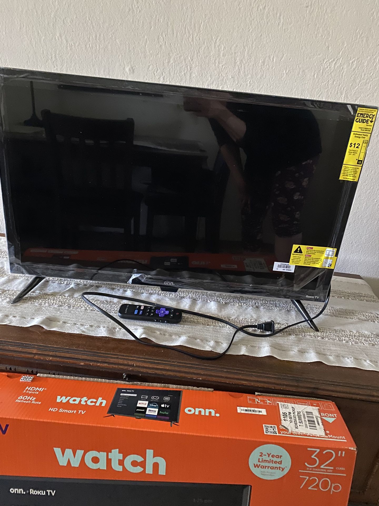 ONN HD Roku Smart TV