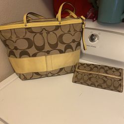 Coach Purse And Wallet  Set