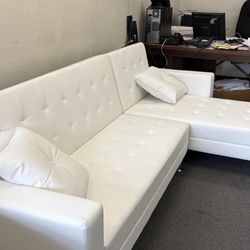 New 99x62 Sleeper Sectional Couch / Free Delivery 