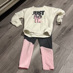 Nike toddler girls outfit size 4T