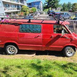 1977 Tradesman B200