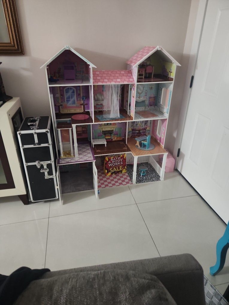 Doll House