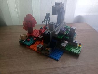 The Ruined Portal Minecraft Lego Set